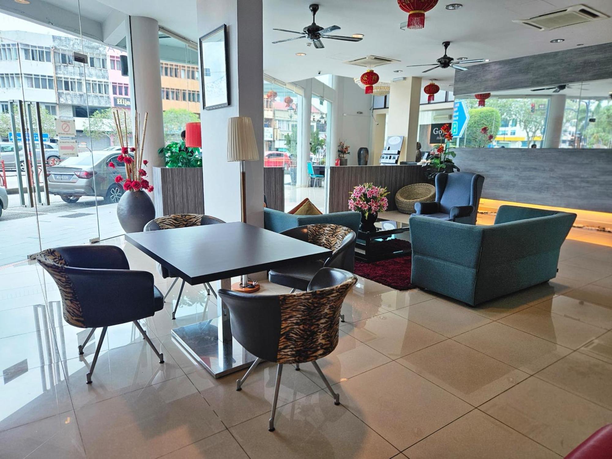 Go Lodge Hotel Куантан Экстерьер фото